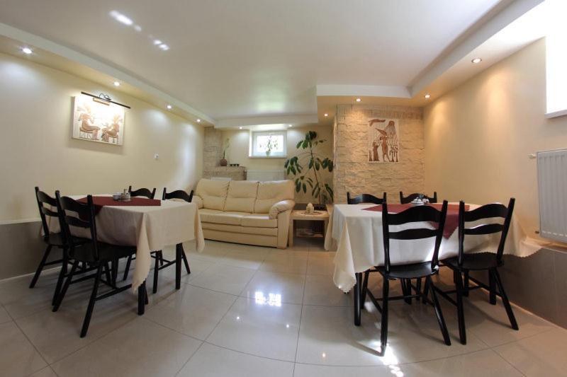 לגניצה Hotelik Villa מראה חיצוני תמונה